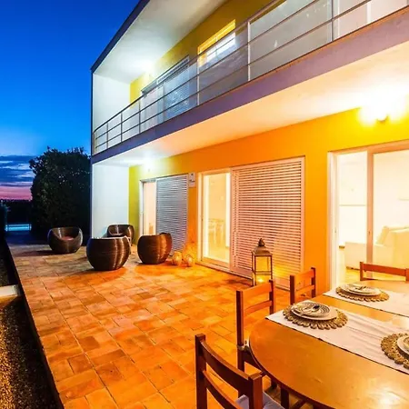 Caixinha 2 - Modern - By Salgados Beach, Shops, Bars, And Restaurants Ferienhaus