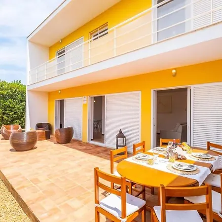 Caixinha 2 - Modern - By Salgados Beach, Shops, Bars, And Restaurants *