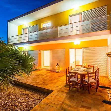 Ferienhaus Caixinha 2 - Modern - By Salgados Beach, Shops, Bars, And Restaurants