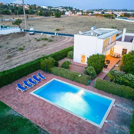 Caixinha 2 - Modern - By Salgados Beach, Shops, Bars, And Restaurants Ferienhaus