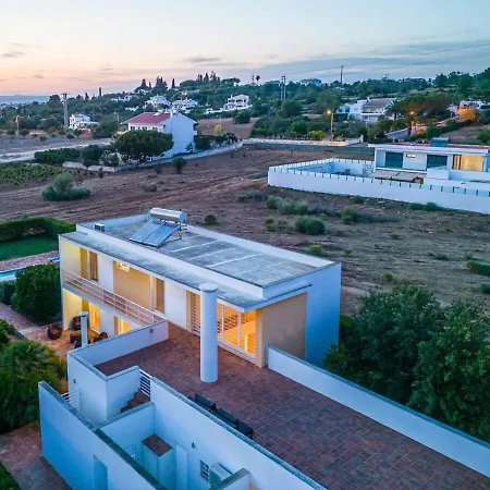 Ferienhaus Caixinha 2 - Modern - By Salgados Beach, Shops, Bars, And Restaurants *
