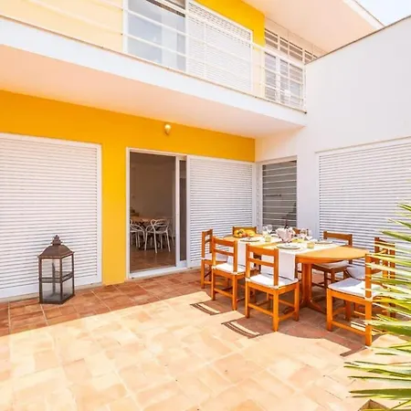 Caixinha 2 - Modern - By Salgados Beach, Shops, Bars, And Restaurants * Guia (Faro)
