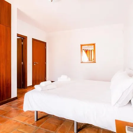 Caixinha 2 - Modern - By Salgados Beach, Shops, Bars, And Restaurants Guia (Faro)