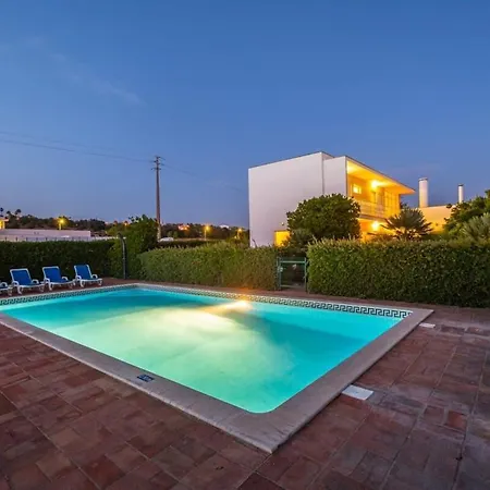 Caixinha 2 - Modern - By Salgados Beach, Shops, Bars, And Restaurants * Guia (Faro)